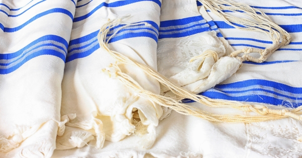 בין קודש לעיצוב: כשמסורת ואופנה נפגשות בעולם היודאיקה