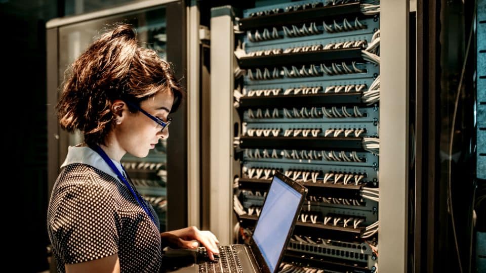 האם שרת VPS הוא שרת מומלץ לאחסון אתרים?