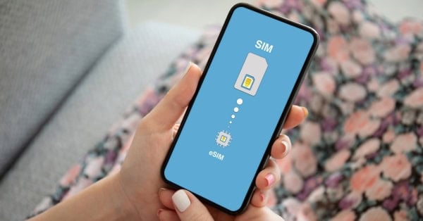 מה זה eSIM וכמה זמן לוקח להפעיל אותו?